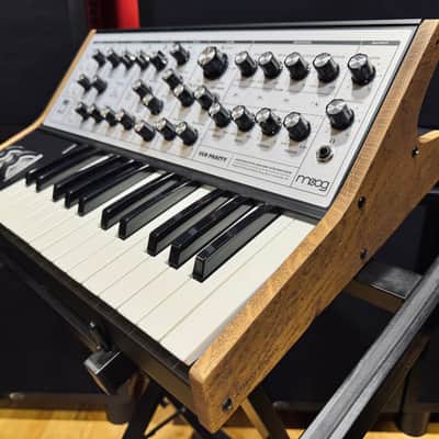 Moog Sub Phatty image 2