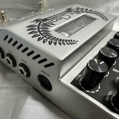Two Notes Le Clean Dual Channel Tube Preamp 2010s - Silver image 4