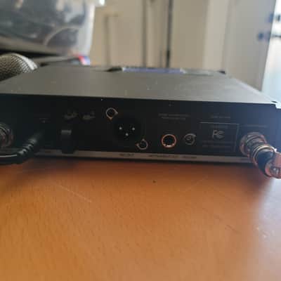 Shure BLX4R H8 Wireless Receiver 518-542 MHz w/ Handheld Mic image 14