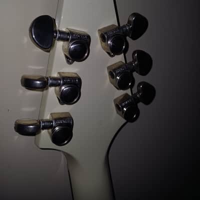 Gibson Flying V 2018 - White (Aged Cherry) image 4