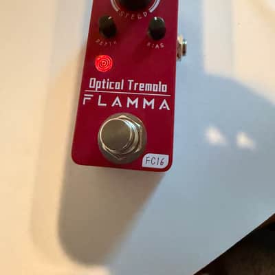 Flamma FC16 Optical Tremolo 2022 - Present - Red image 2