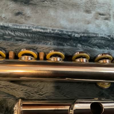 Yamaha  285SII Open Hole Flute All New Pads, Clean image 4