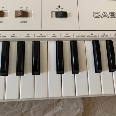 Casio MT-31 Casiotone MT31 37-Key Semi Analog Keyboard MIJ 1980's White RARE MINT in orignal box with Users Manual booklet image 7