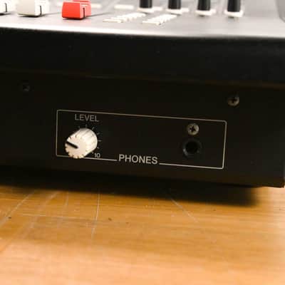 Yamaha LS9-32 32-Input Digital Mixing Console CG01Y2B image 6