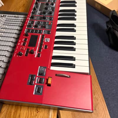 Nord Wave 2 61-Key 48-Voice Polyphonic Synthesizer 2013 - 2022 - Red image 5