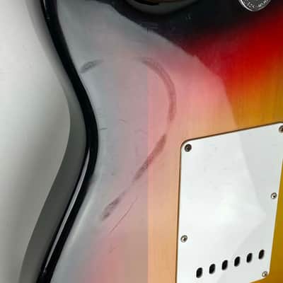 Fender Stratocaster 1974 - Sunburst, Maple neck  Super clean. with original hard  Fender Tolex case image 9