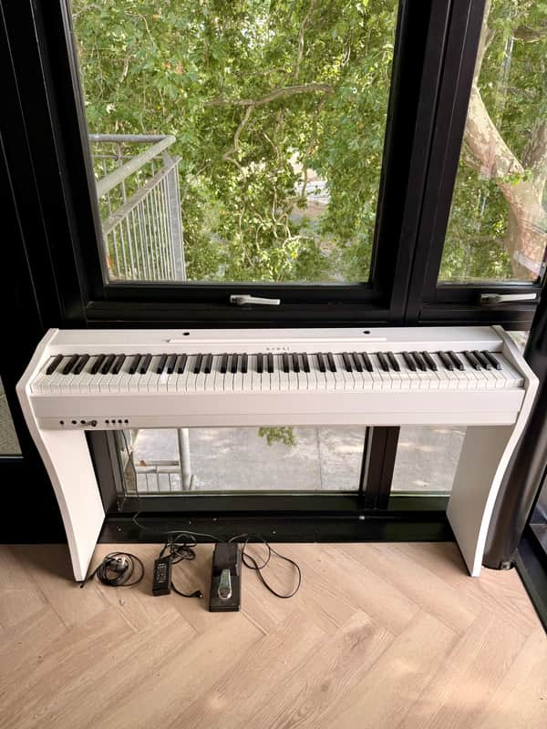 Kawai CL26W 88-Key Weighted Digital Piano – White – Excellent Condition image 1