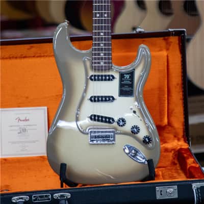 FENDER Vintera II 70s Stratocaster Antigua image 1