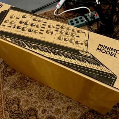 Moog Minimoog Model D Reissue 44-Key Monophonic Synthesizer (2016) 2016 - 2017 - Black / Wood image 6