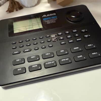 Alesis SR-16 Drum Machine 2010s - Black