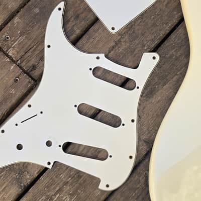 Fender stratocaster USA body lefty vintage white cream 2002 - alder image 3