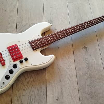 Warmoth licensed by Fender Berry Oakley Tractor Bass 2010s - White, Walbucker pickup, Wal2 preamp image 6