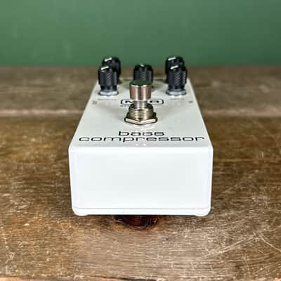 MXR M87 Bass Compressor 2011 - Present - White image 6