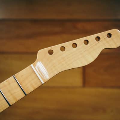Stratocaster Neck – Flame Maple | 22 Frets | Light Gloss Finish | Bone Nut image 2