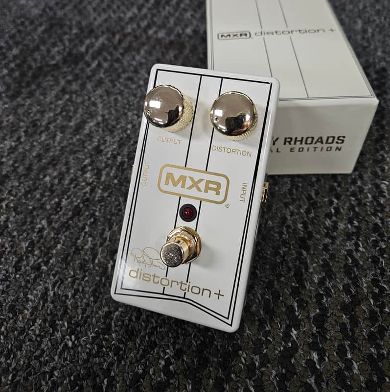 MXR RR104C Randy Rhoads Signature Special Edition Distortion + Cream