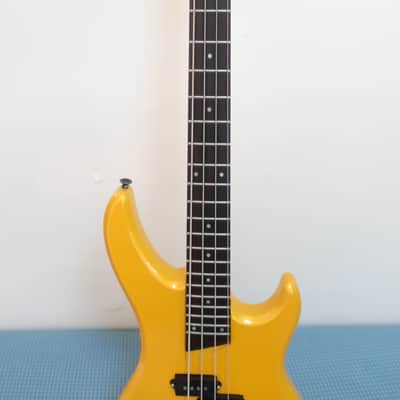 Vintage 1980s Vester Stage Series 4 String Active Bass Guitar 1987 Young Chang Plant Funk Metal Machine Yellow Very Well Made Lightweight 7 Pounds Full Scale 3 Octave image 6