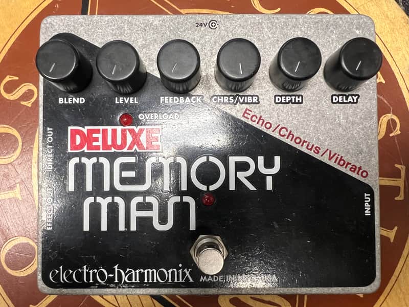Electro-Harmonix Deluxe Memory Man 550Ms Analog Delay / Chorus / Vibrato 2008 - Present - Black / Silver image 1