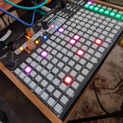 Synthstrom Audible Deluge 64-Voice Desktop Synthesizer with OLED Display 2022 - Present - Black image 2