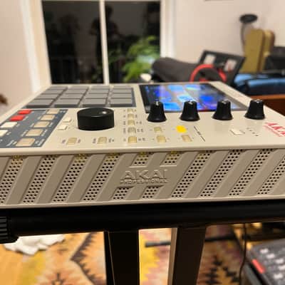 Akai MPC One Standalone MIDI Sequencer Retro Edition image 5