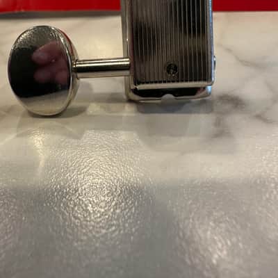 Single Fender Vintage Tuning Machine Replacement image 1