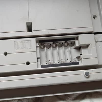 Yamaha YPT-300 61 Key Electronic Portable Keyboard image 12