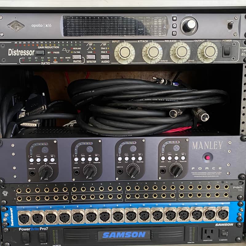 Switchcraft PT16MX2DB25 16-point XLR Male - DB25 Patchbay PT16MX2DB25 16-point XLR Male - DB25 Patchbay 2022 - Blue image 1