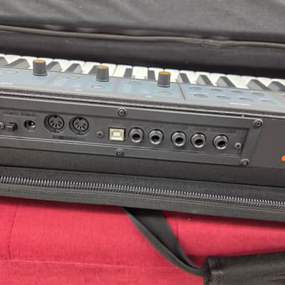 Studiologic Numa Compact 2 88-Note Semi-Weighted Stage Piano Keyboard with Bag - Black image 9
