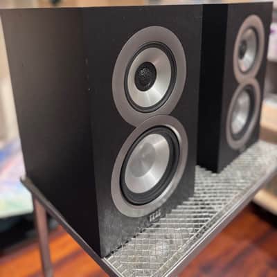ELAC Uni-Fi UB5 3-Way Bookshelf Speakers by Andrew Jones - Pair - Black image 3