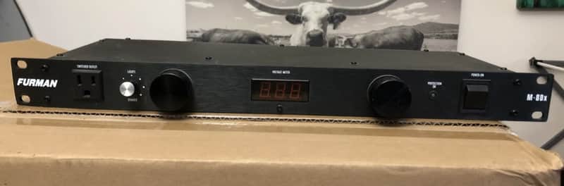 Furman M-8Dx Power Conditioner Digital Voltage Meter 15A Rack Mount - Powers On