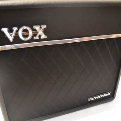Vox Valvetronix VT40+ 40-Watt 1x10 Modeling Guitar Combo 2010s - Black image 1