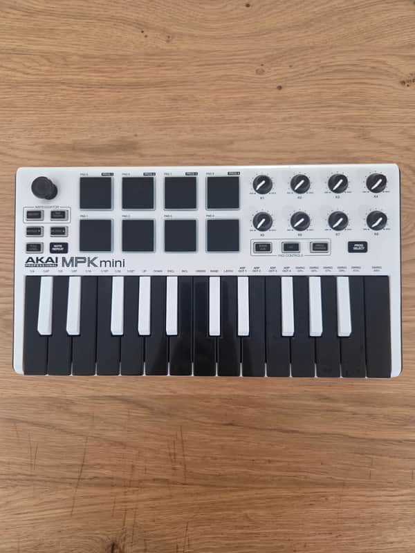 Akai MPK Mini MKIII 25-Key MIDI Controller