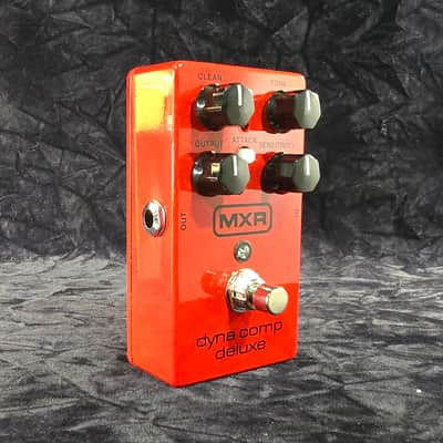 MXR M228 Dyna Comp Deluxe Compressor Pedal With Power Supply image 3