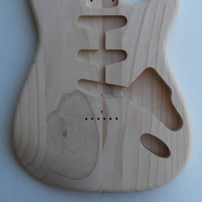 AMERICAN MADE STRAT CUSTOM HT STYLE BODY - RIGHT HANDED - KNOTTY PINE 1258 image 1