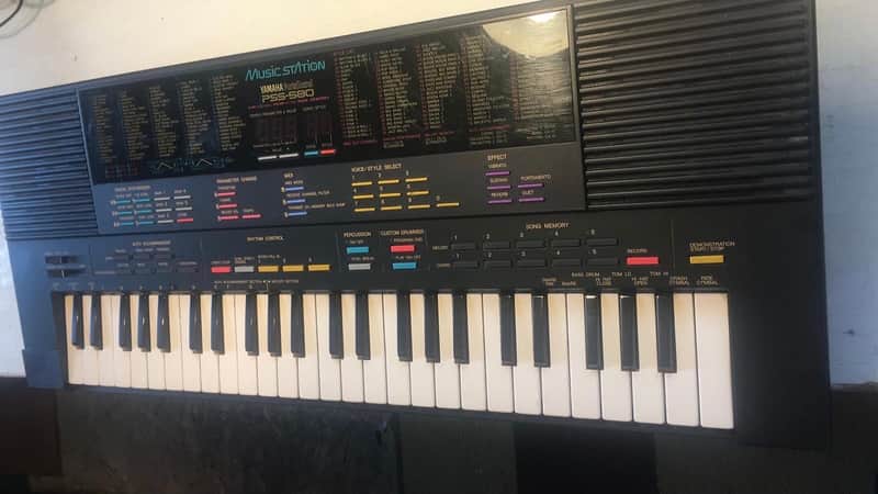 Yamaha PSS-580 80s Portasound FM MIDI keyboard digital synth