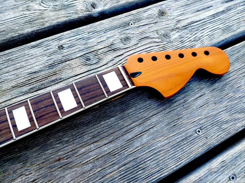 Stratocaster neck, roasted maple image 1