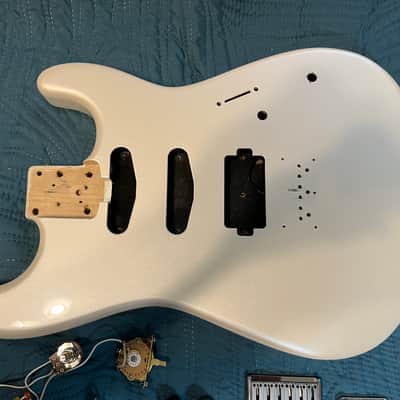 Charvel Pro Mod Body Project Platinum Pearl parts image 2