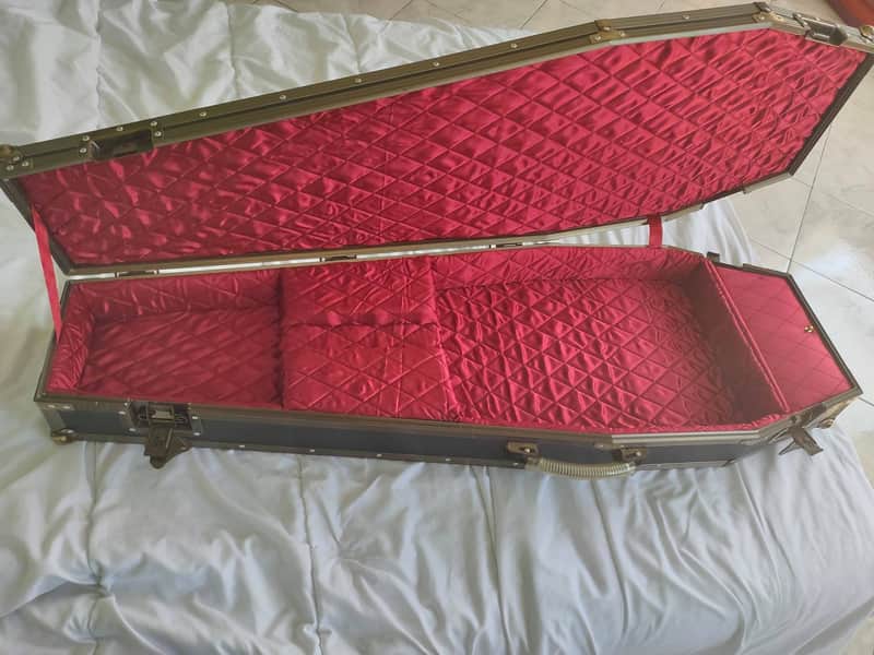 Warwick casket guitar case WCK 10706 B/R/SB image 1