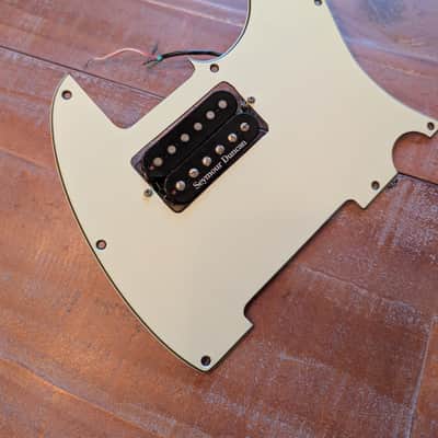 Seymour Duncan Duncan Distortion DD Humbucker Guitar Pickup On Tele Pickguard Black Pickup, White Pickguard 16.64K image 2