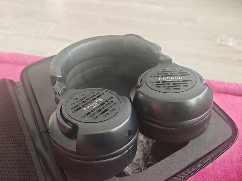 New Phonon SMB-01L with case image 1