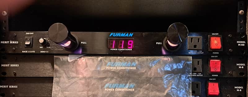 Furman M-8D Power Distribution & Conditioner image 1