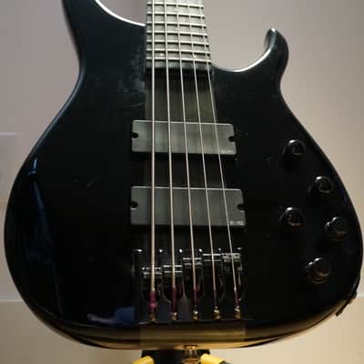Modulus Quantum 5 Thru-neck Bass 2001 Black image 4
