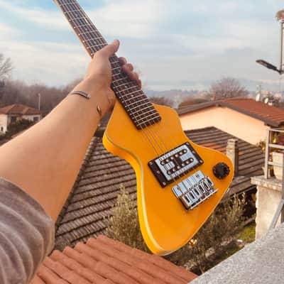 Hondo Chiquita copy | Waiz guitars image 1