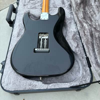 Fender Roadhouse Stratocaster with Rosewood Fretboard 1997 - Black image 5