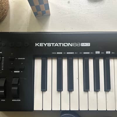 M-Audio Keystation 88 MkIII MIDI Keyboard Controller 2019 - Present - Black image 2