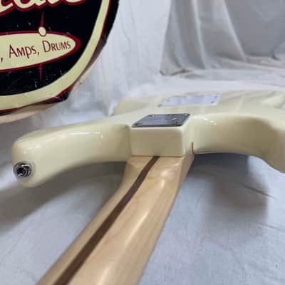 Fender Eric Clapton Stratocaster Guitar with Case 2021 - Olympic White / Maple neck image 22