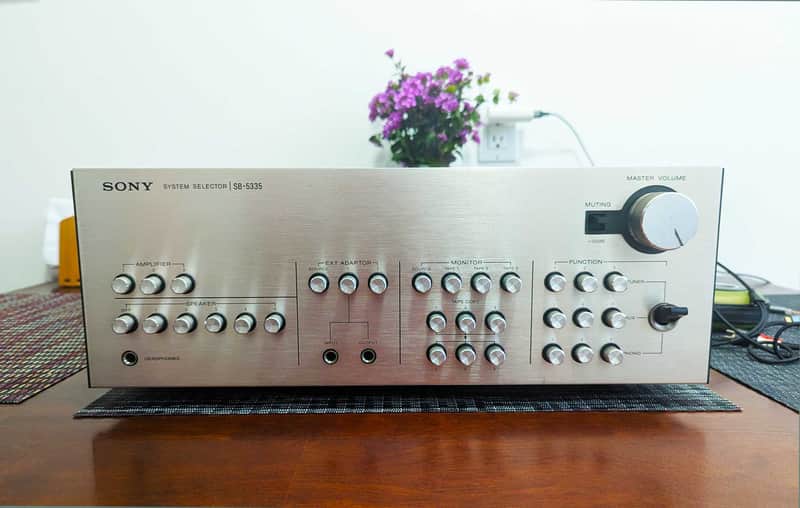 Sony SB-5335 Audio Selector: Input/Tape/Phono, 3 Amps, 5 Speakers, Clean, Work! image 1