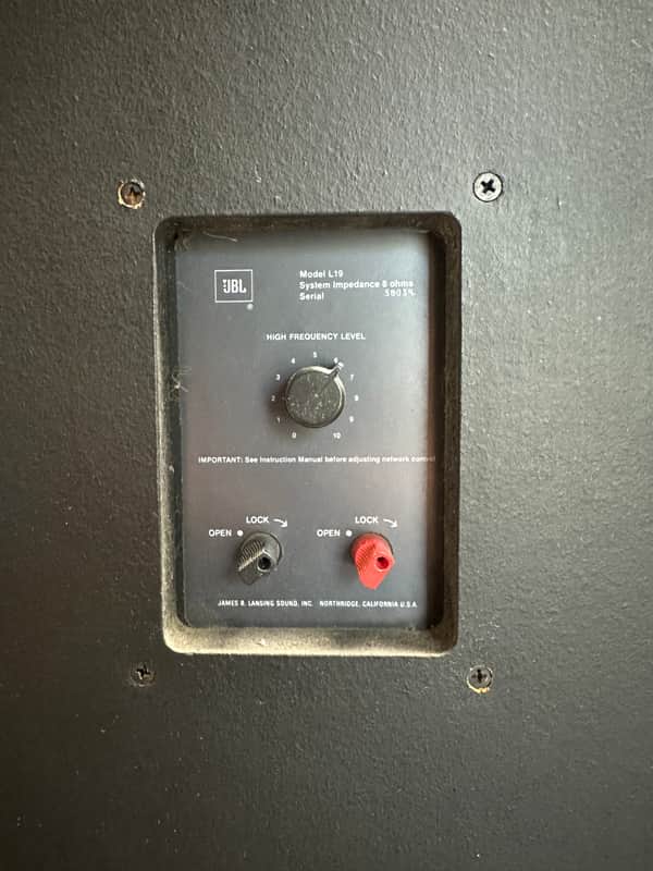 JBL L19 Pair of Floor Standing Passive Speaker 35 Watts 8Ω Walnut