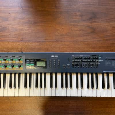 Yamaha AN1x Virtual Analog Synthesizer 1997 - Blue