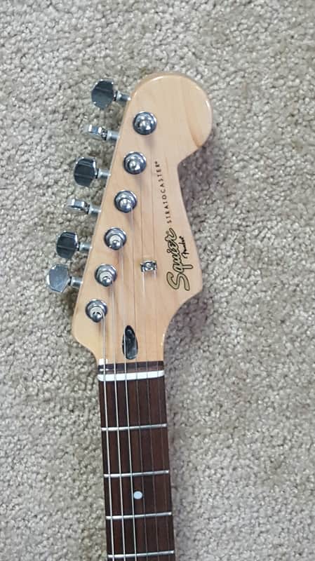 Squier Vintage Modified Stratocaster Duncan Designed Pickups