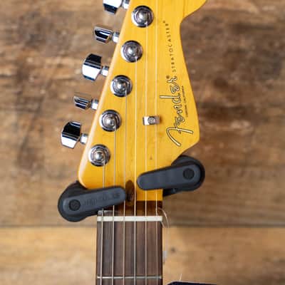 Immagine Fender American Professional II Stratocaster - 3-Tone Sunburst w/Case - 5